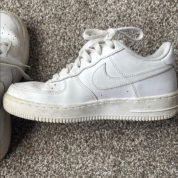 Nike Air Force One’s Youth 7 - Picture 5 of 7